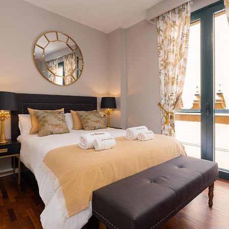 C31 Deluxe Apartment Into Cathedral Square Малага Екстериор снимка